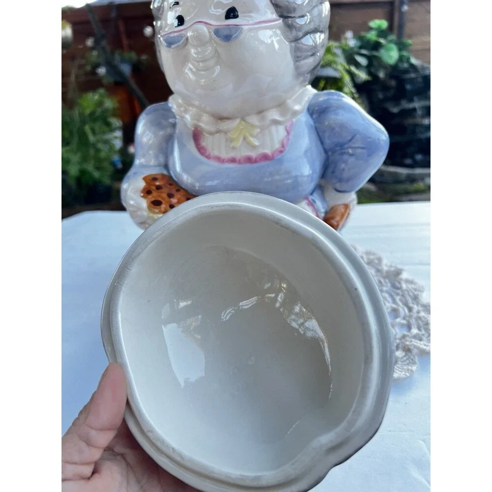 Vintage Treasure Craft Grandma Cookie Jar Blue Dress “ Collector Condition”